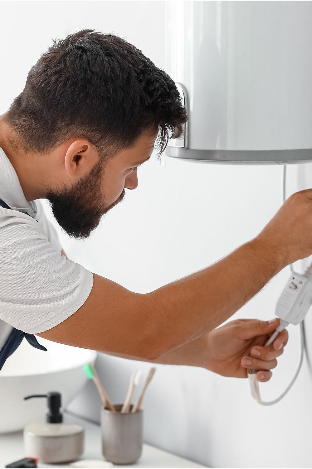 Gerade in der kalten Jahreszeit ist die Wartung haustechnischer Anlagen besonders wichtig, doch auch das ganze Jahr über sind kleinere Reparaturen und Modernisierungsmaßnahmen erforderlich.